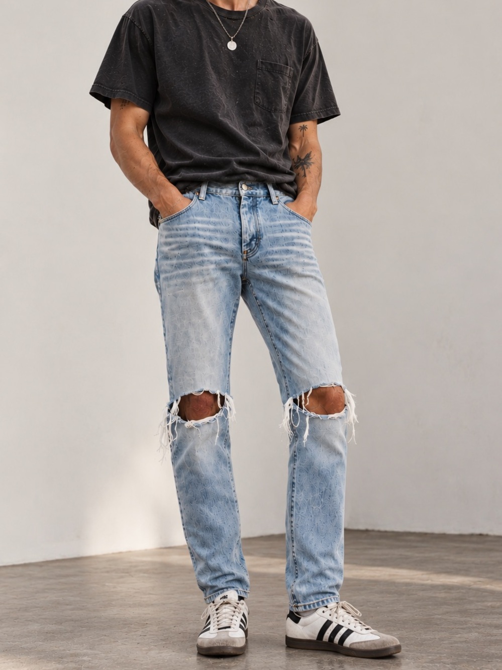 MNML Men’s Distressed Ripped Knee Jeans Light Wash Denim Size 34